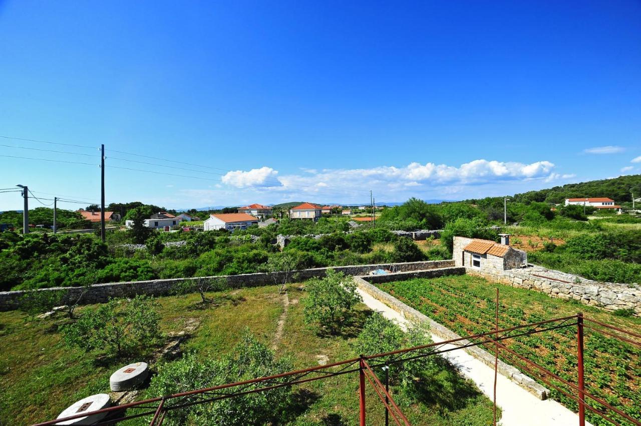 Apartments With A Parking Space Gornje Selo, Solta - 15545 Grohote المظهر الخارجي الصورة
