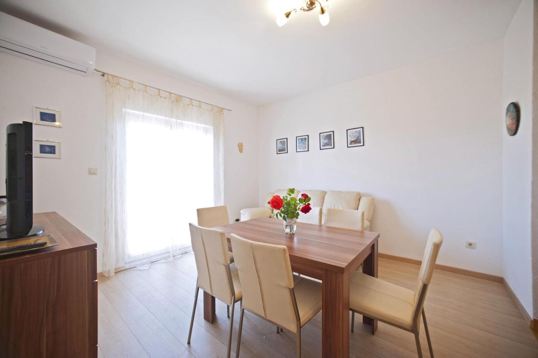 Apartments With A Parking Space Gornje Selo, Solta - 15545 Grohote الغرفة الصورة