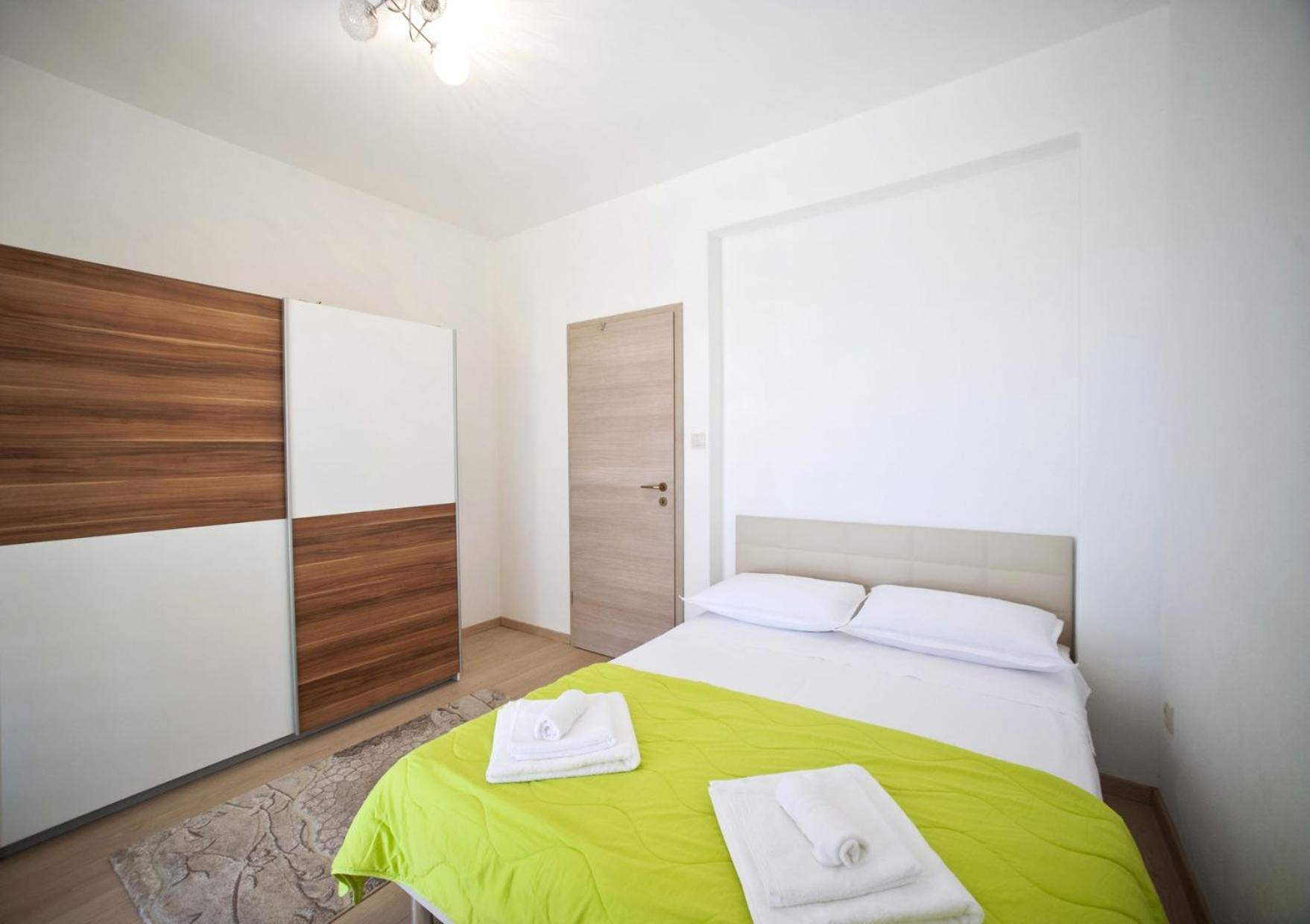 Apartments With A Parking Space Gornje Selo, Solta - 15545 Grohote الغرفة الصورة