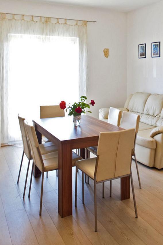 Apartments With A Parking Space Gornje Selo, Solta - 15545 Grohote المظهر الخارجي الصورة